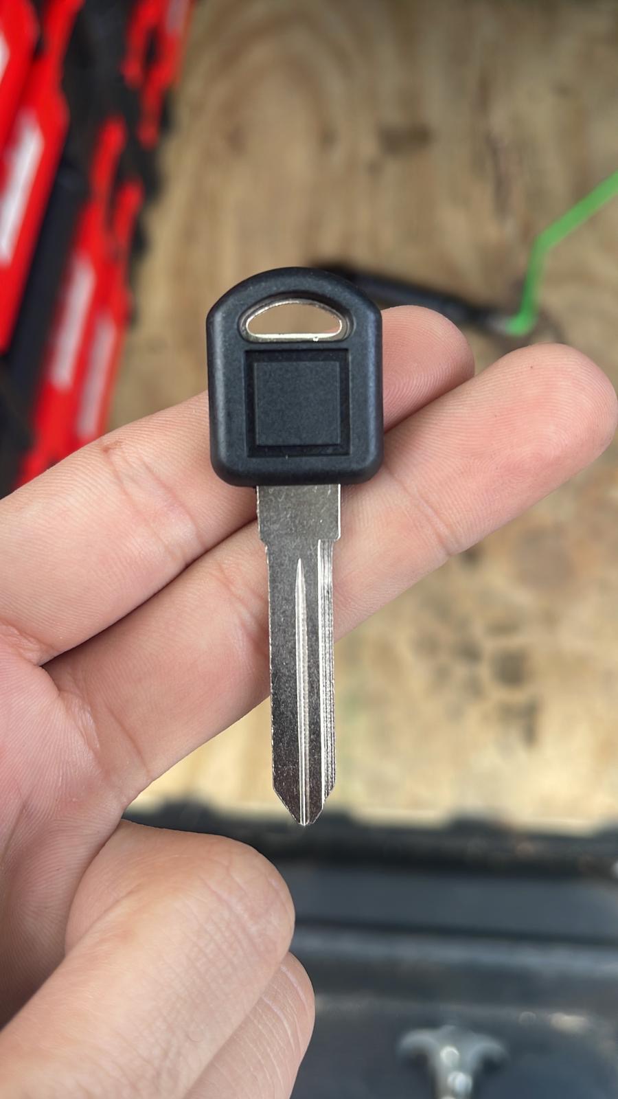 Factors to consider when choosing a professional for key cutting services